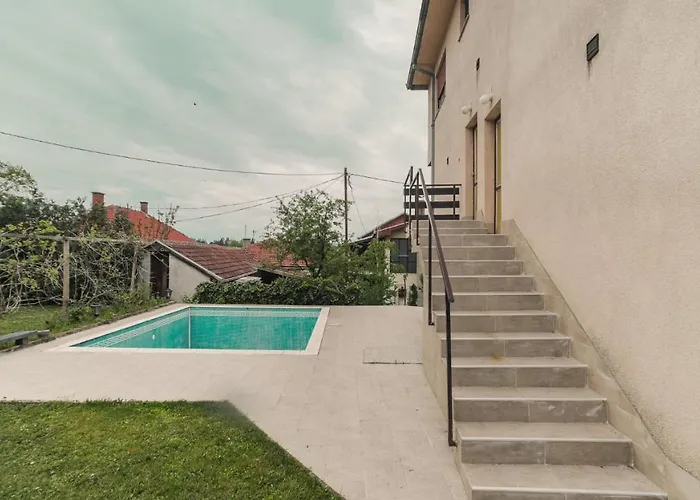 Cvrkut Ptica - * Mladenovac (Belgrade)